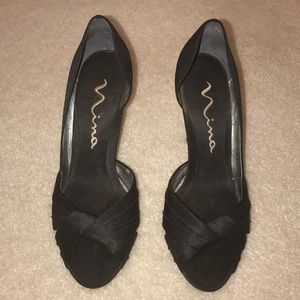 Black Nina pumps
